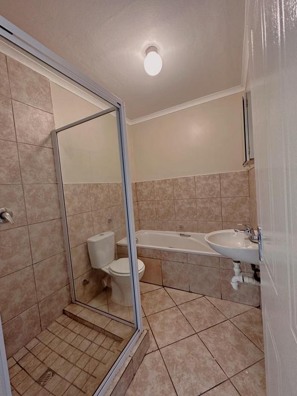 2 Bedroom Property for Sale in Whispering Pines Western Cape